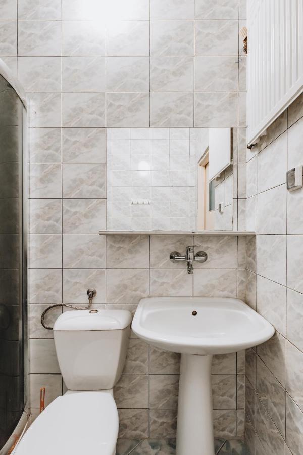 Отель Osrodek Wypoczynkowo-Rehabilitacyjny Posejdon Крыница-Морска Экстерьер фото