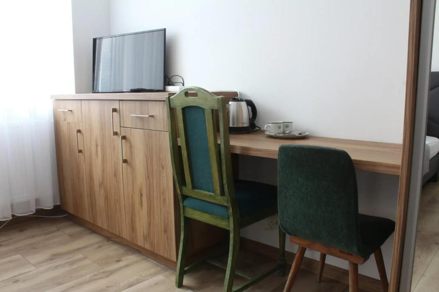 Отель Osrodek Wypoczynkowo-Rehabilitacyjny Posejdon Крыница-Морска Экстерьер фото